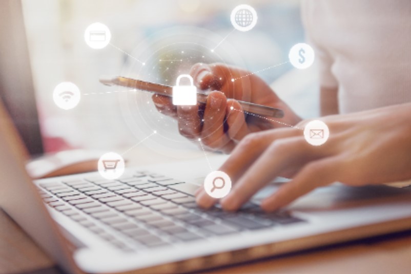 Maincare Médecin masqué